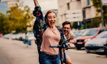 Elektrikli scooter nasıl kullanılır, yeni başlayanlar için 7 adım