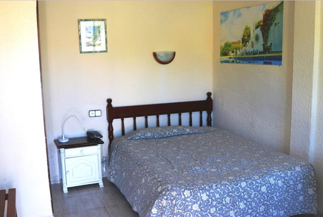 simple 3×3 hotel room design