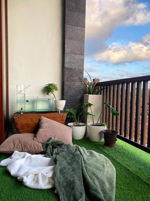 simple second floor balcony design simple second floor balcony design