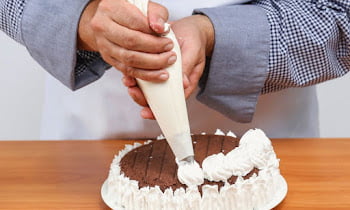 how to use cake decorating tips