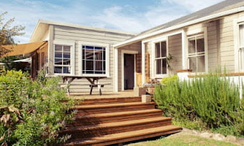 Building A Wooden House, What Are The Advantages And Disadvantages?