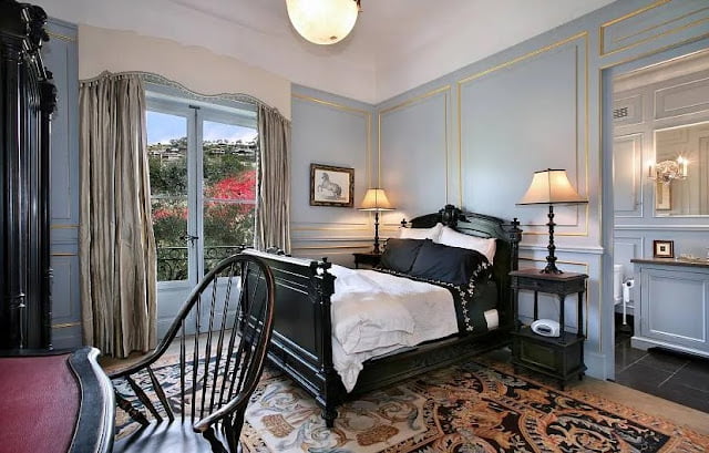 wall colors for black furniture