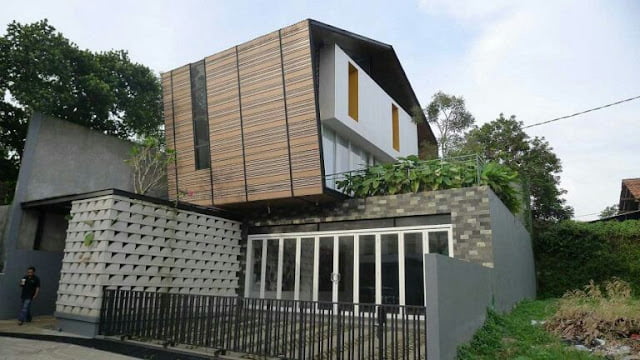 Unique Shape 2 Floor House Design