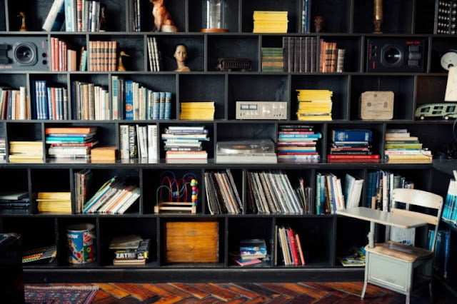 steps for how to arrange books on a bookshelf