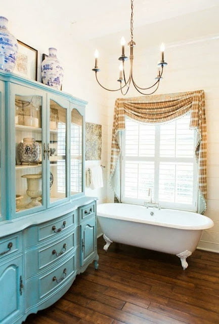 Provence style curtains for the bathroom Provence style curtains for the bathroom