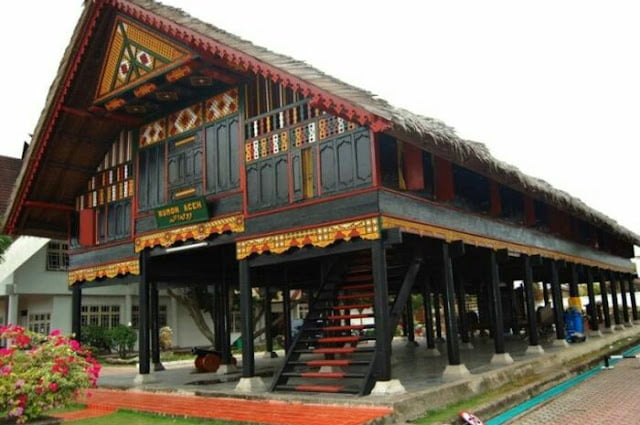traditional houses in indonesia