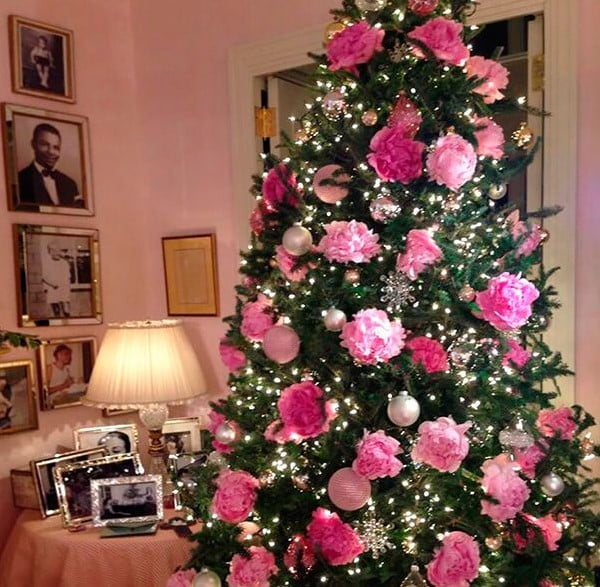 christmas tree decoration with flowers christmas tree decoration with flowers