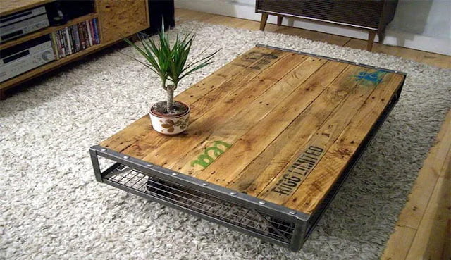 Wooden House Decoration Ideas: Metal Furniture