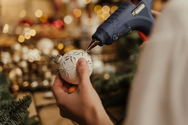 how to make a christmas tree with lights