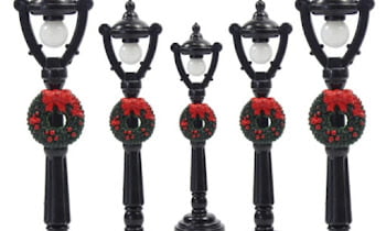 15 Lamp Post Decorations for Christmas