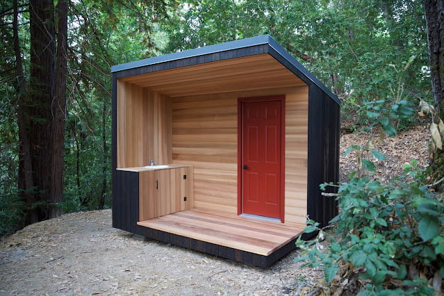 outdoor bathroom and toilet ideas