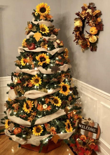 christmas tree decoration with flowers christmas tree decoration with flowers