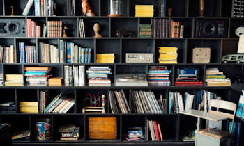 How to Arrange Books On a Bookshelf in 12 Easy Steps