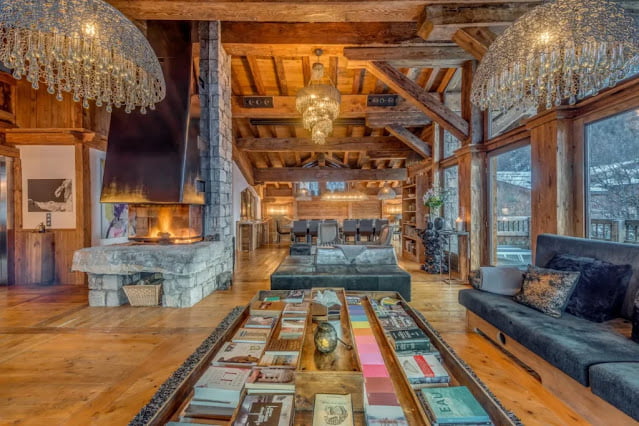 Wooden House Decoration Ideas: Combine with Natural Stone