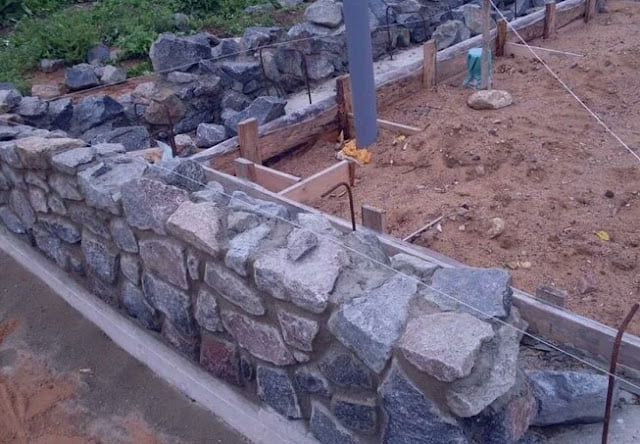 Rubble support of the foundation