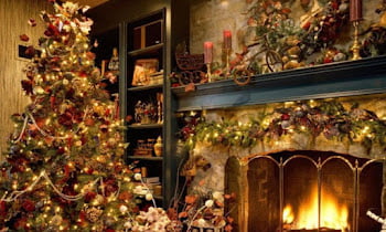 7 Colorful Christmas Tree Decoration Ideas with Flower