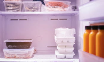 How to Clean Your Freezer Without Turning it Off