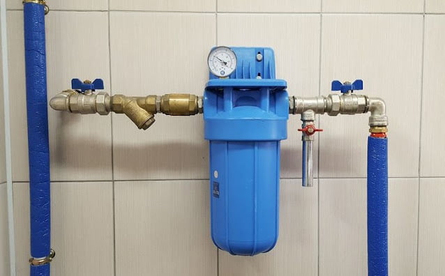 how to clean water pipes in your house