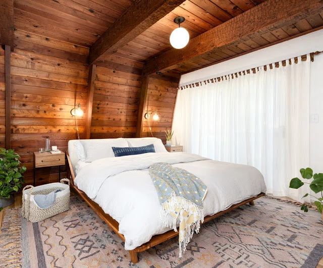 Wooden House Decoration Ideas: Neutral Colored Curtains