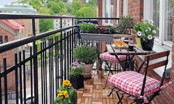 13 Simple Balcony Design For Small House