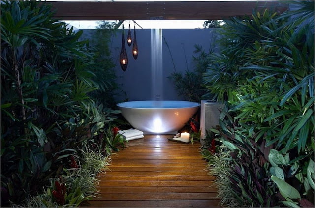 outdoor bathroom and toilet ideas