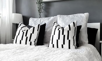 13 Black And White Bedroom Theme Ideas, Beautiful & Elegant