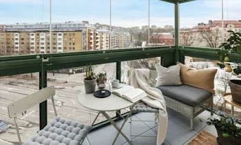 Scandinavian style balcony: scandi loggia decoration