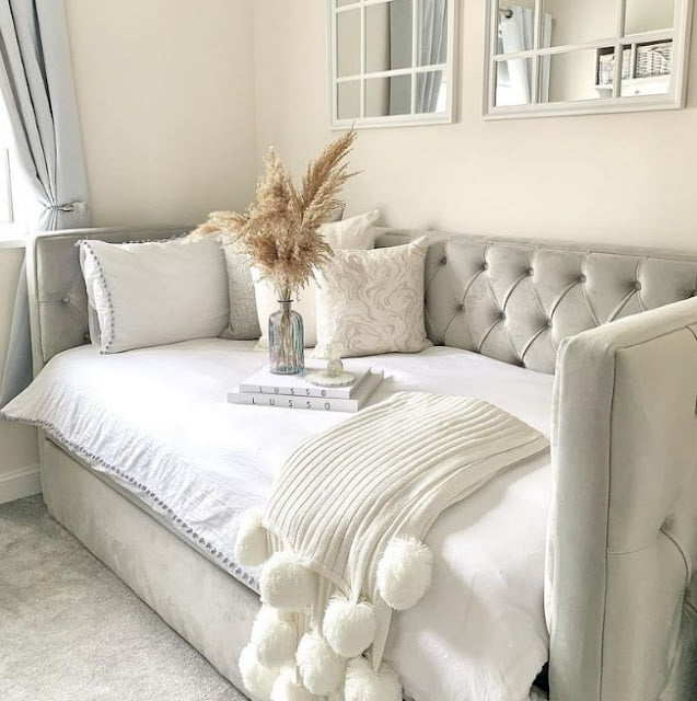 simple white bedroom design ideas