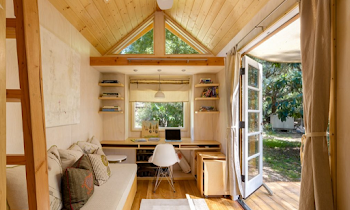 10 Little Wooden Houses Decorations