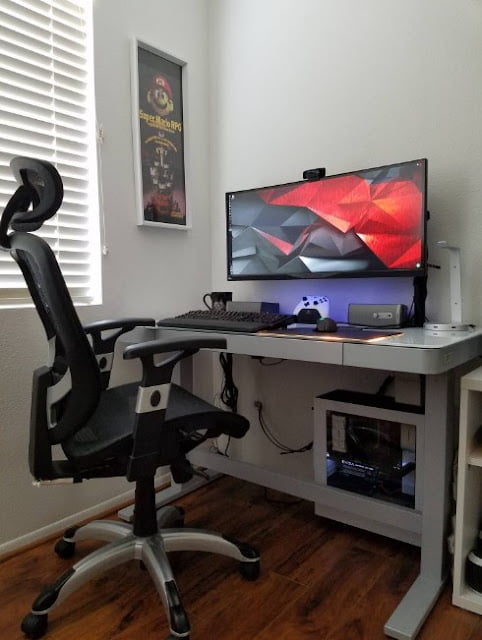 beautiful minimalist gaming computer desk ideas