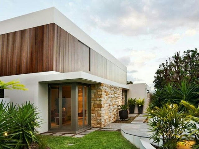 Minimalist 2-storey house with a line pattern
