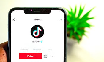 How to get on the foryoupage (fyp) on tiktok in 10 easy steps